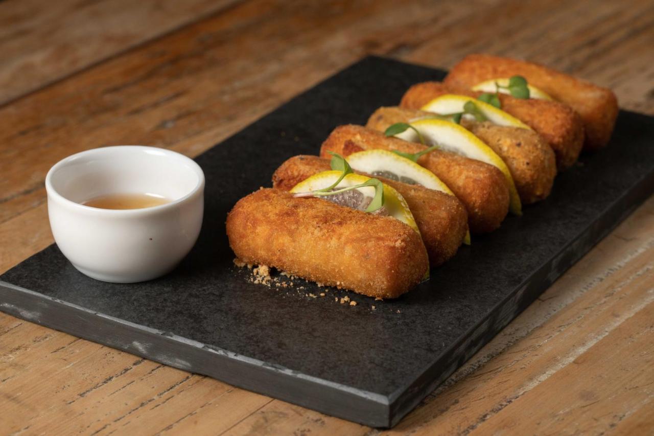 Radisson Porto Alegre - Futuro Hotel Epic People&Arts Esterno foto Mozzarella sticks